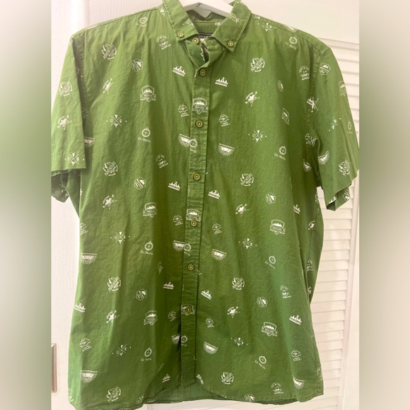 Men’s Medium Button Up Short Sleeve - Picture 1 of 5